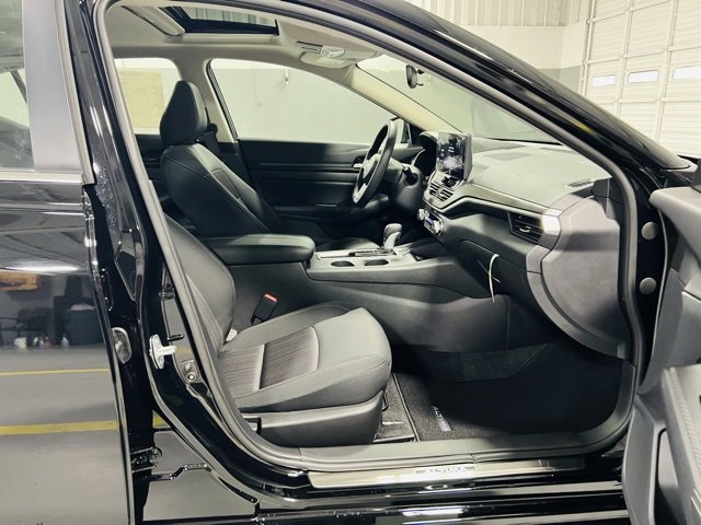 New 2025 Nissan Altima 2.5 SV w/ SV Special Edition Package image 33