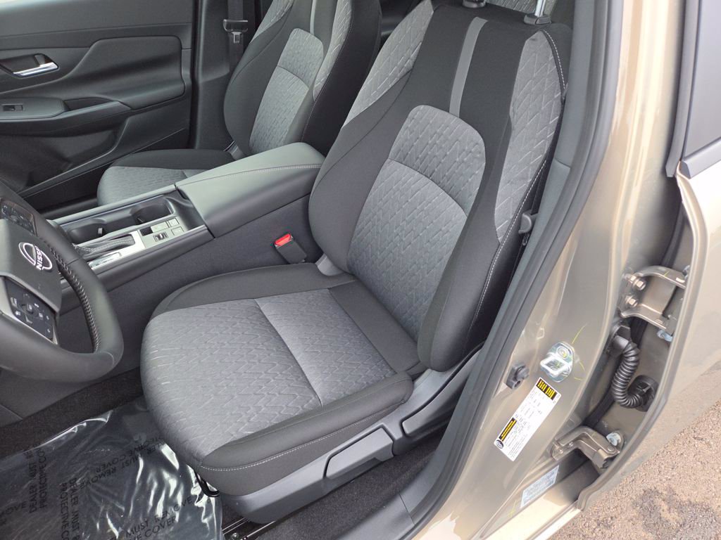 New 2026 Nissan Sentra SV w/ SV Convenience Package FWD image 15