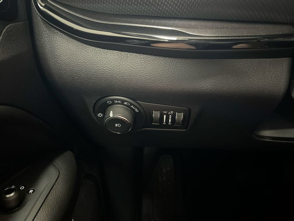 New 2026 Jeep Compass Latitude AWD/4WD image 18