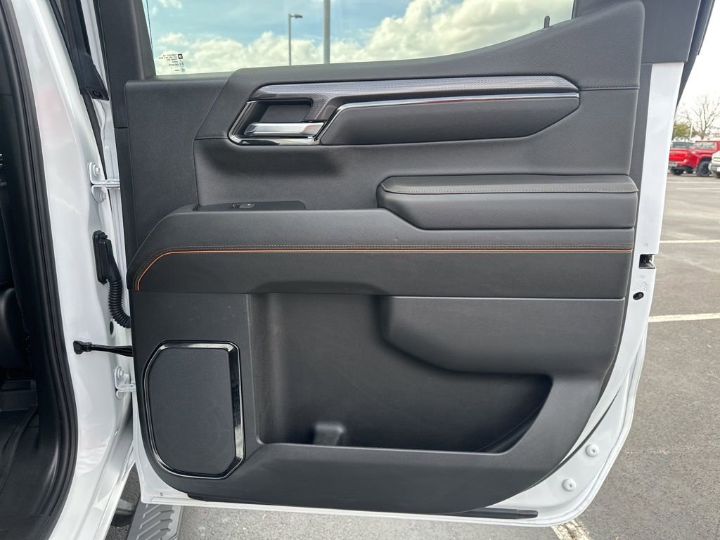 Used 2023 GMC Sierra 1500 AT4 w/ Technology Package image 11
