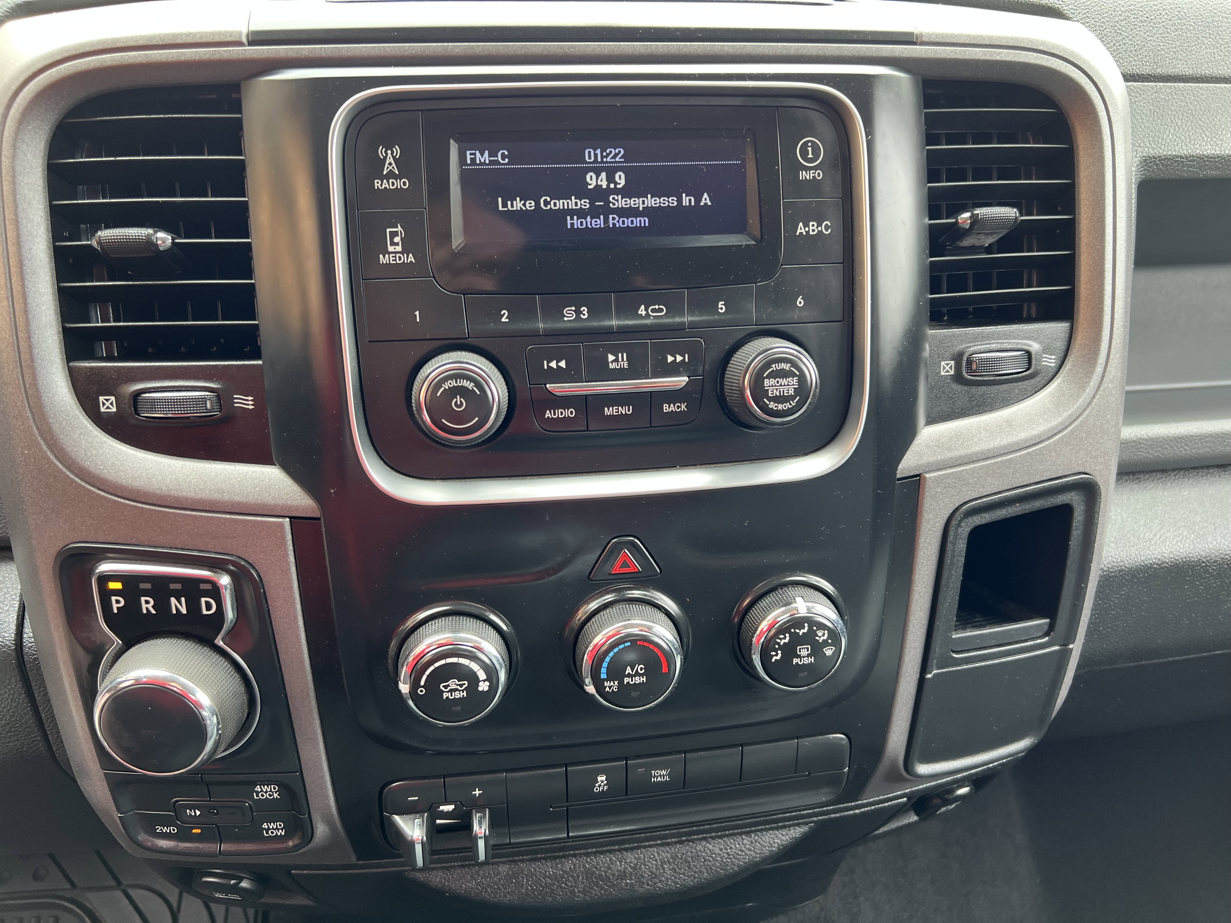 Used 2014 RAM 1500 Express AWD/4WD image 32