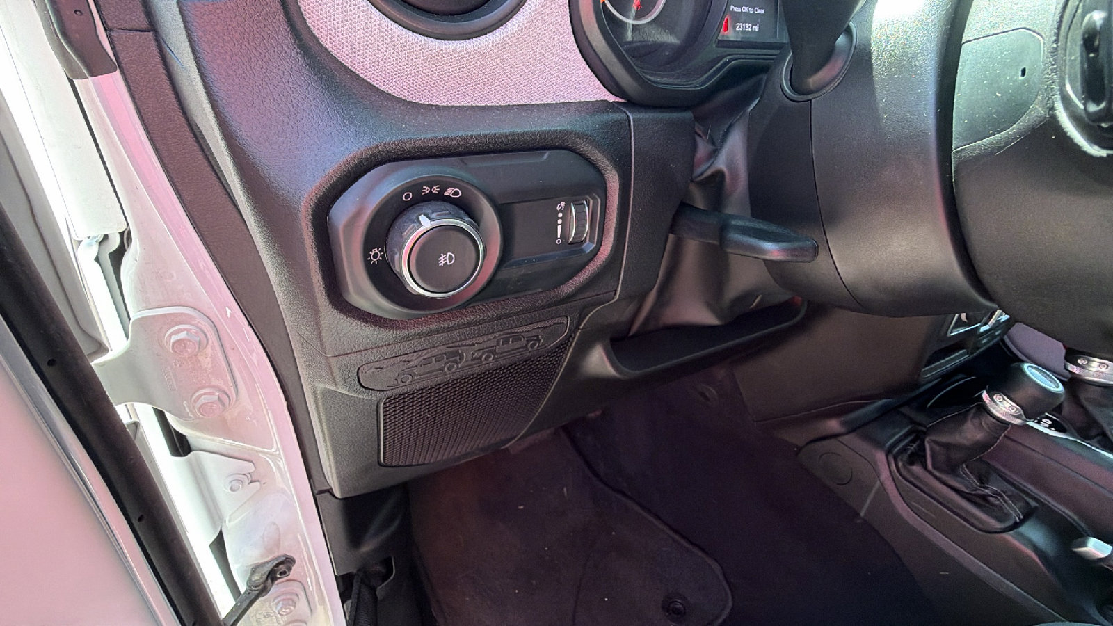Used 2025 Jeep Wrangler Sport image 24