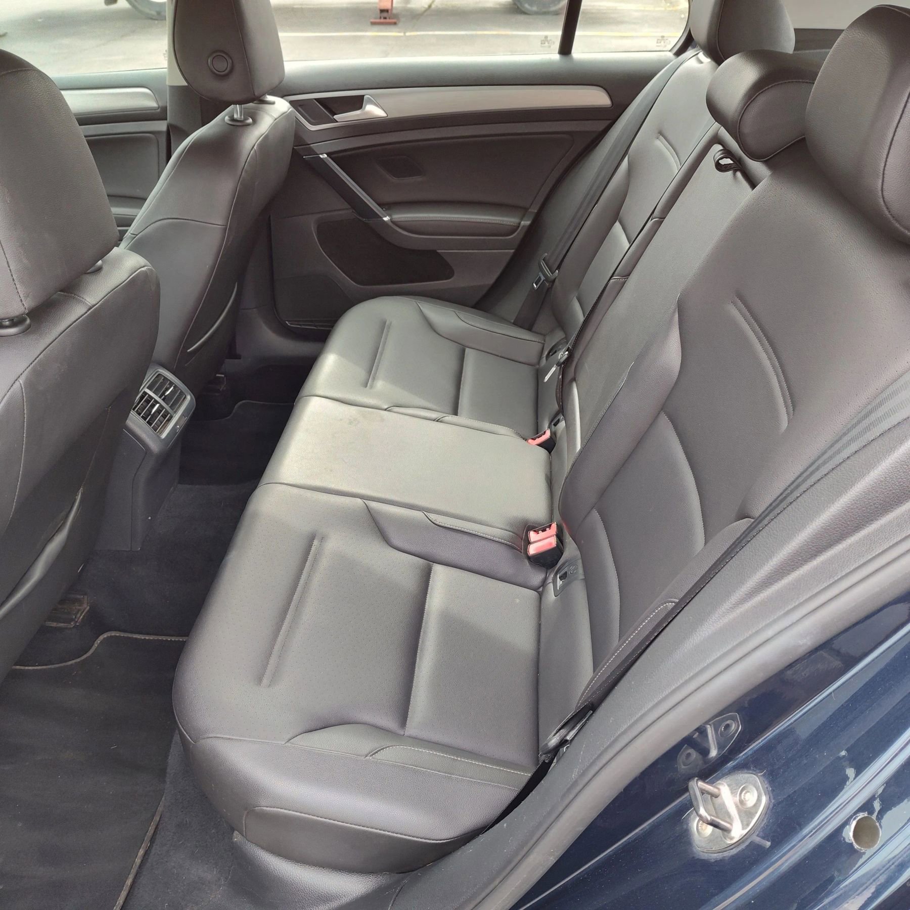 Used 2015 Volkswagen Golf S FWD image 13