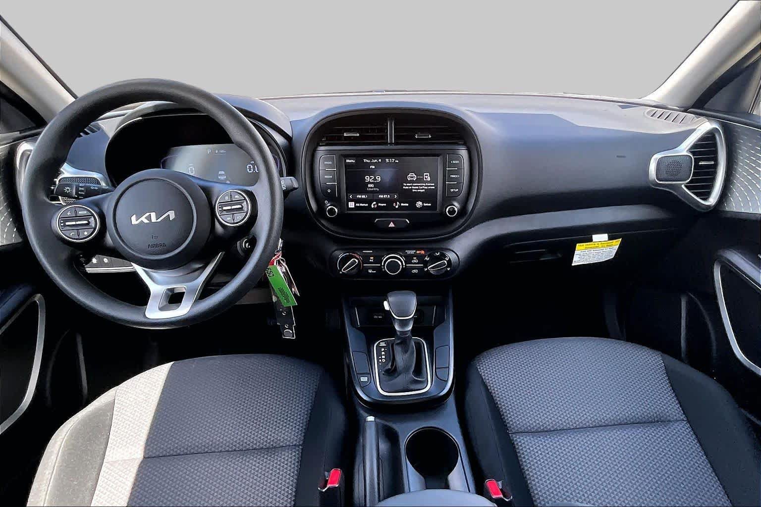 Certified 2025 Kia Soul LX w/ LX Technology Package FWD image 14