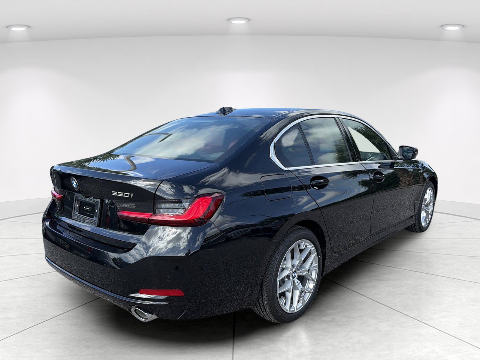 New 2026 BMW 330i xDrive Sedan w/ Premium Package AWD/4WD image 4