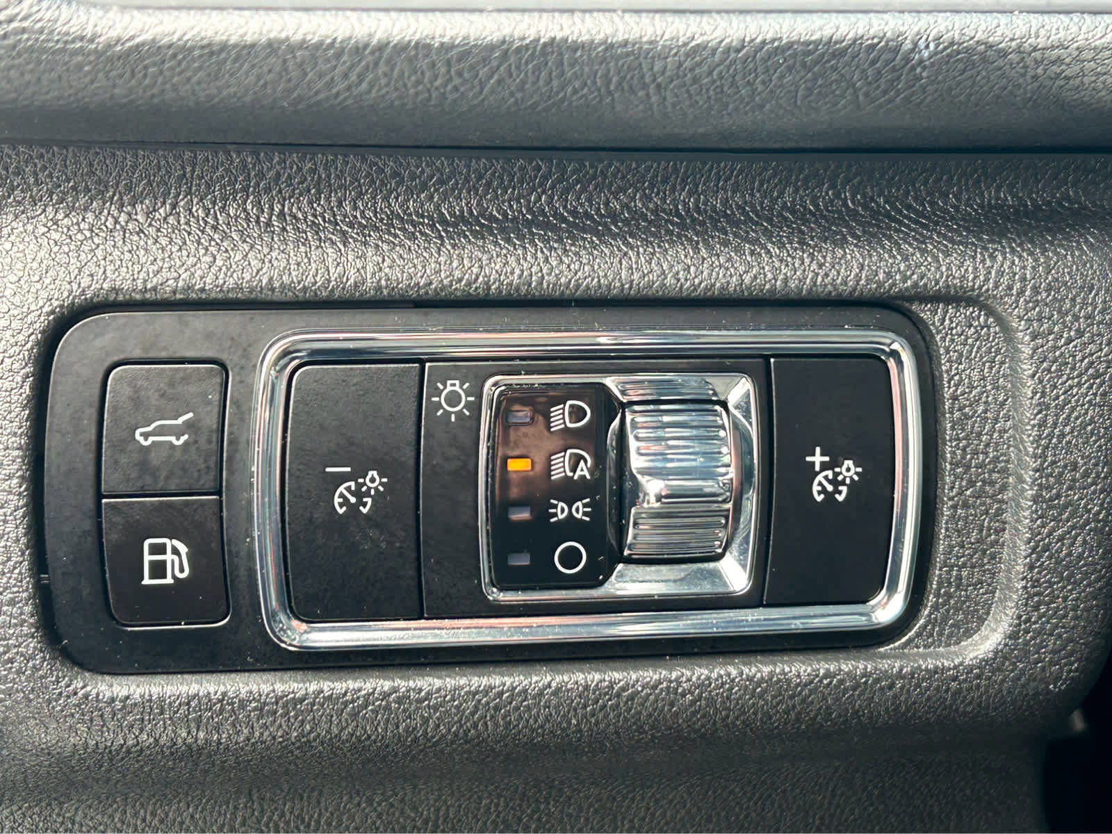 Used 2024 Lincoln Corsair Grand Touring w/ Rear Removable Package Tray image 24