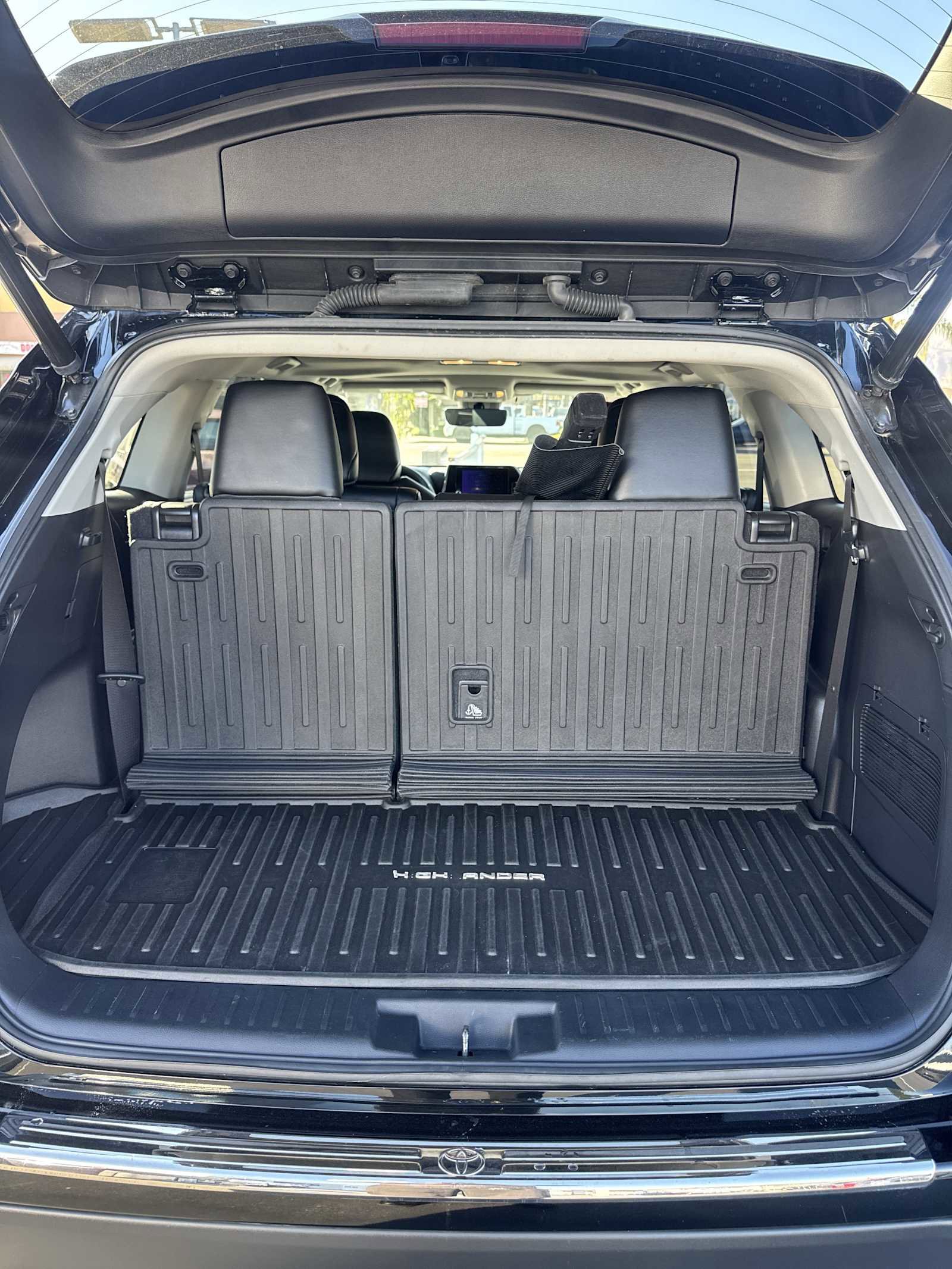 Used 2023 Toyota Highlander XLE image 15