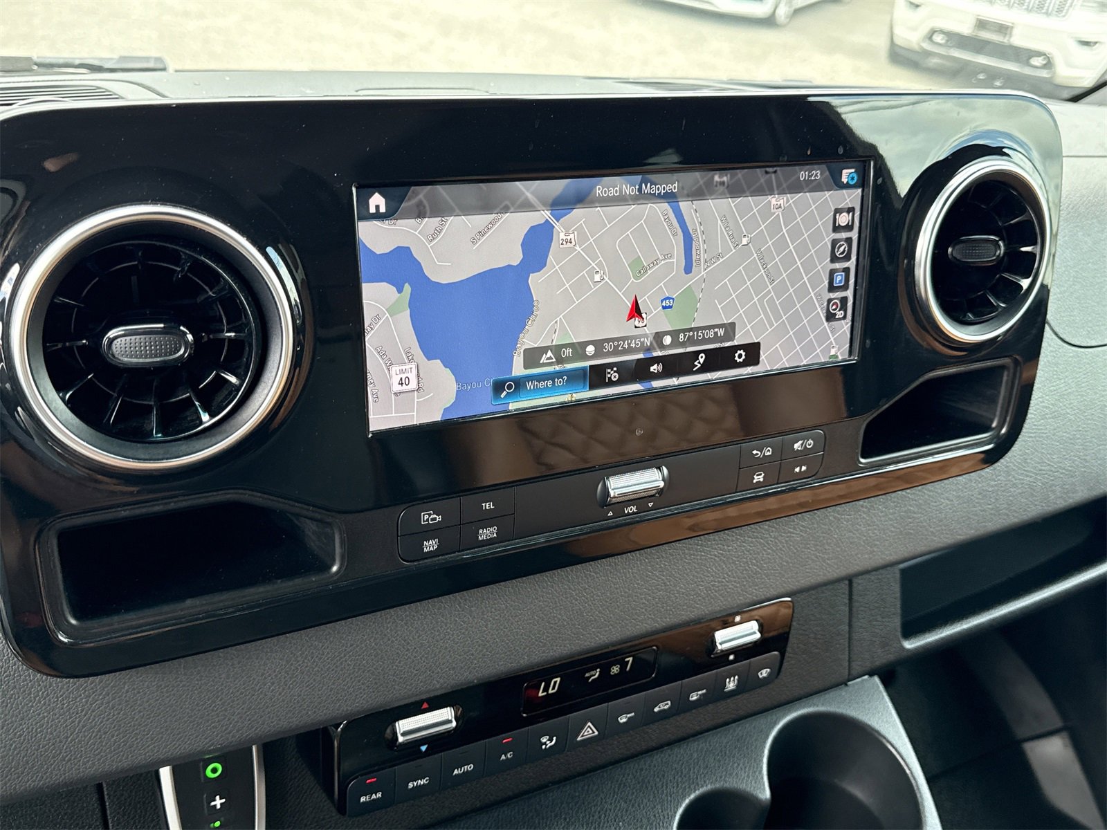 Used 2019 Mercedes-Benz Sprinter 2500 image 14