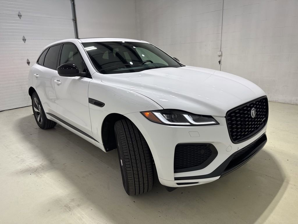 Used 2025 Jaguar F-PACE R-Dynamic S image 3