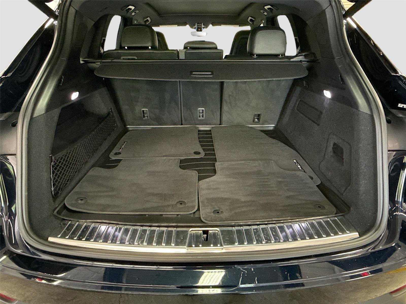 Used 2022 Porsche Cayenne Platinum Edition AWD/4WD image 28