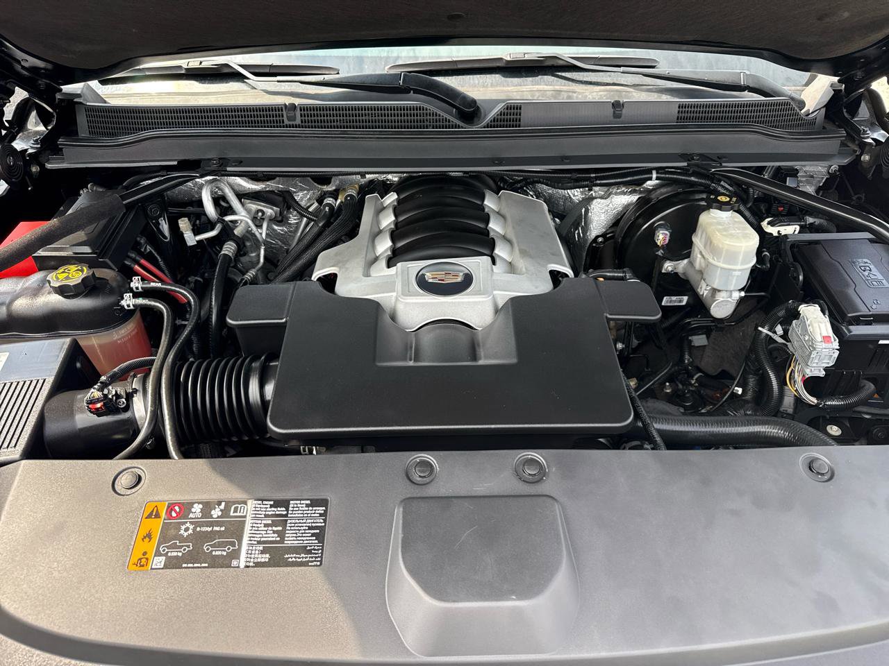 Used 2018 Cadillac Escalade Premium Luxury AWD/4WD image 60