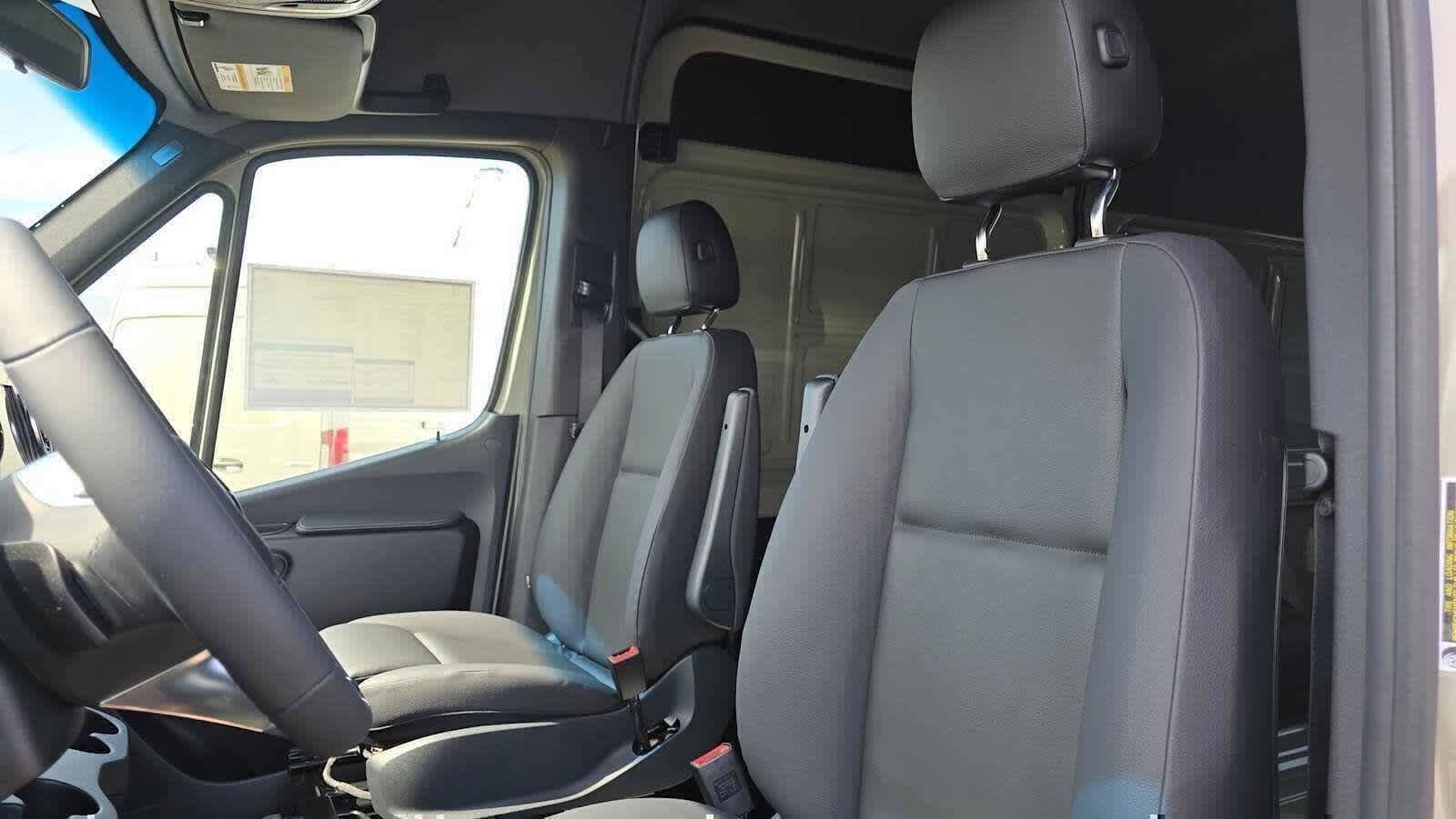Used 2026 Mercedes-Benz Sprinter 2500 image 23