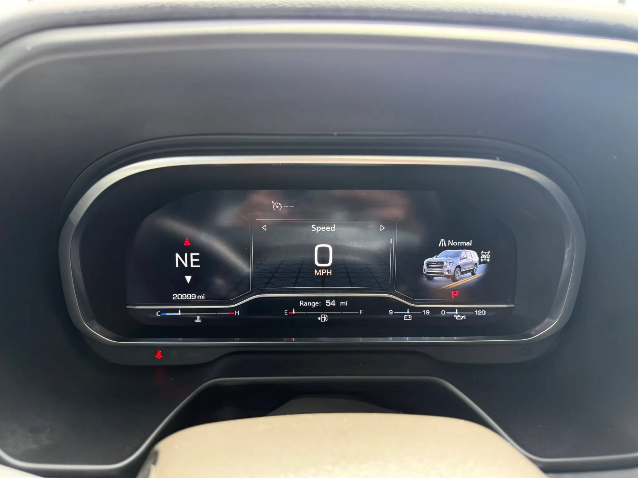 Used 2023 GMC Yukon XL AT4 w/ AT4 Premium Package AWD/4WD image 13