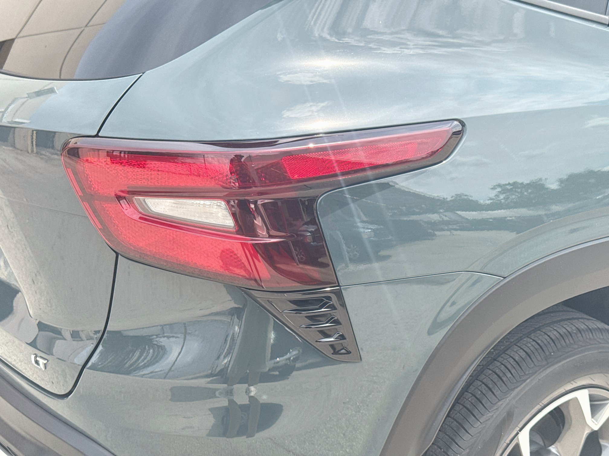 Used 2025 Chevrolet Trax LT FWD image 24