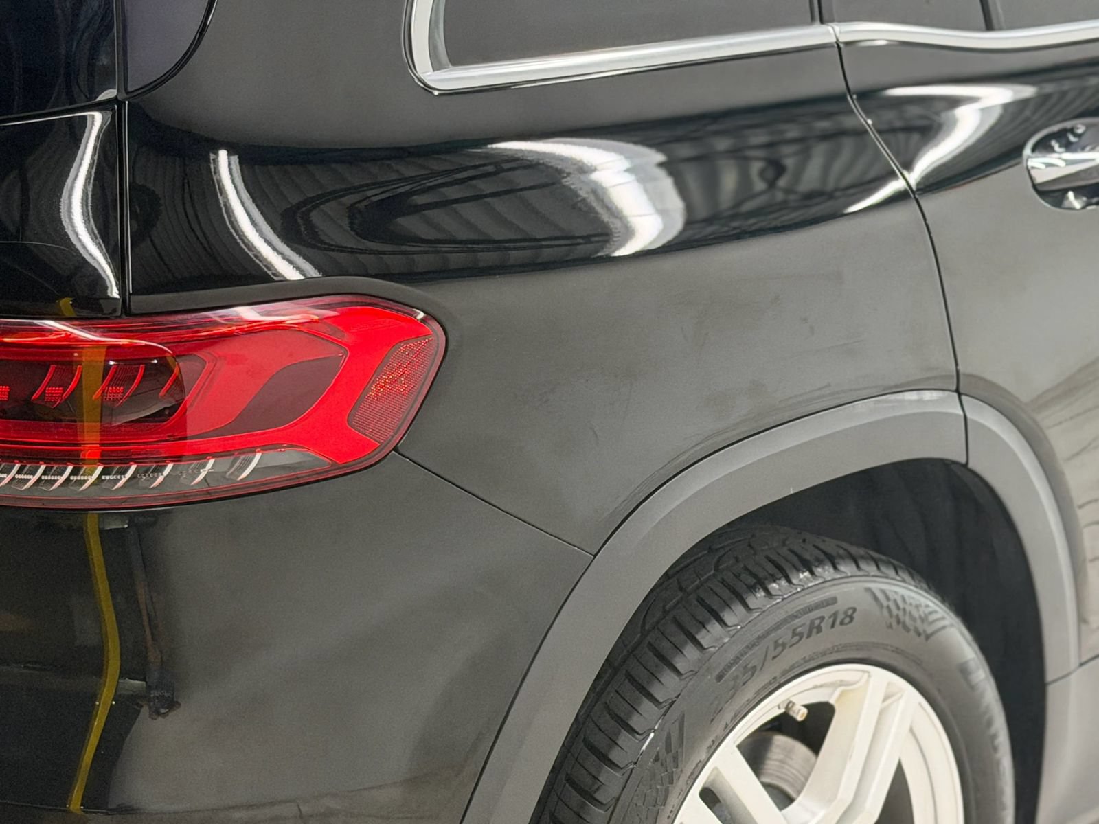 Used 2020 Mercedes-Benz GLB 250 w/ Premium Package image 10