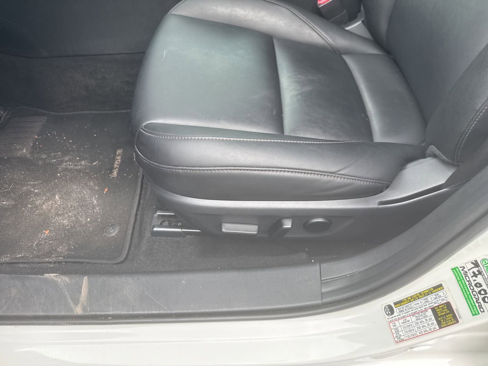 Used 2023 MAZDA MAZDA3 s FWD image 7