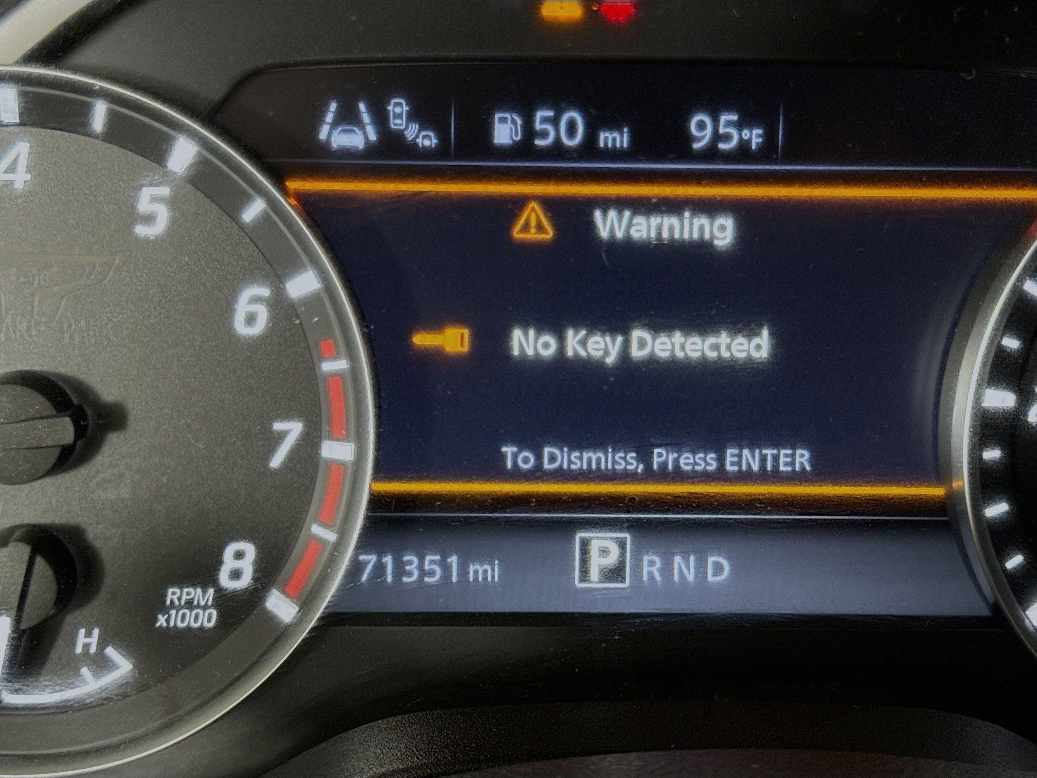 Used 2020 Nissan Titan SV image 16