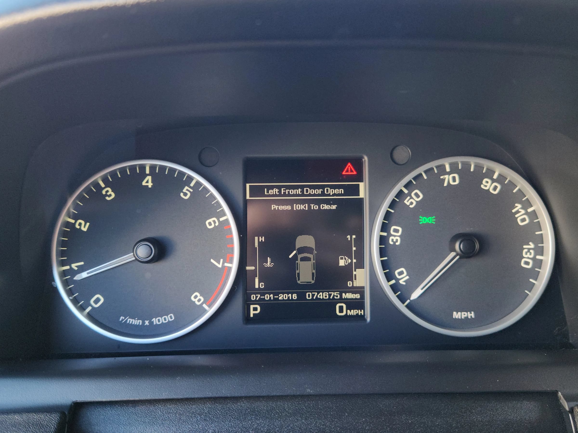 Used 2015 Land Rover LR4 HSE AWD/4WD image 10