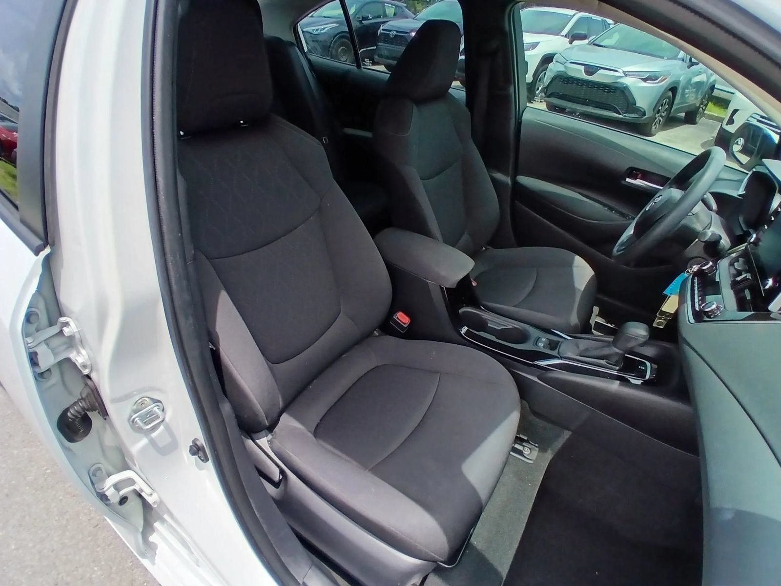 Used 2020 Toyota Corolla LE FWD image 35