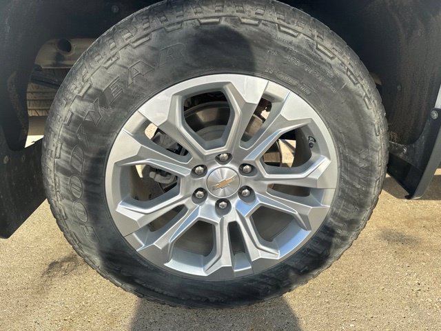 Used 2024 Chevrolet Silverado 1500 LTZ AWD/4WD image 7