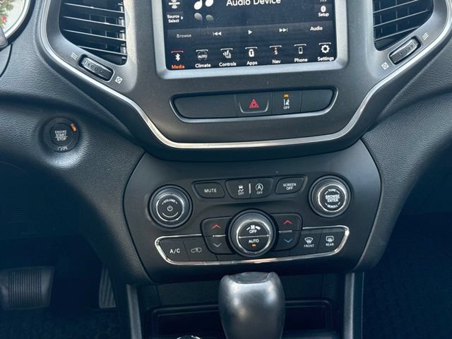 Used 2022 Jeep Cherokee Trailhawk w/ Sound & Nav Group AWD/4WD image 18