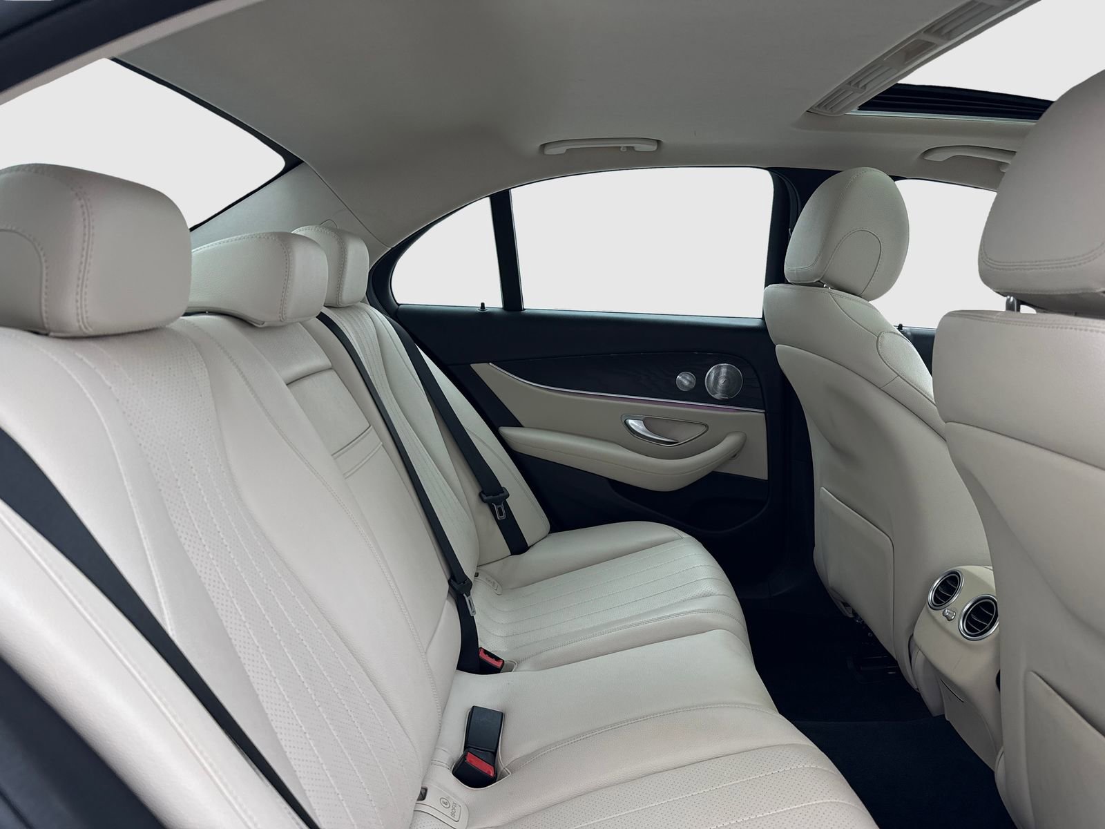 Used 2017 Mercedes-Benz E 300 4MATIC image 45