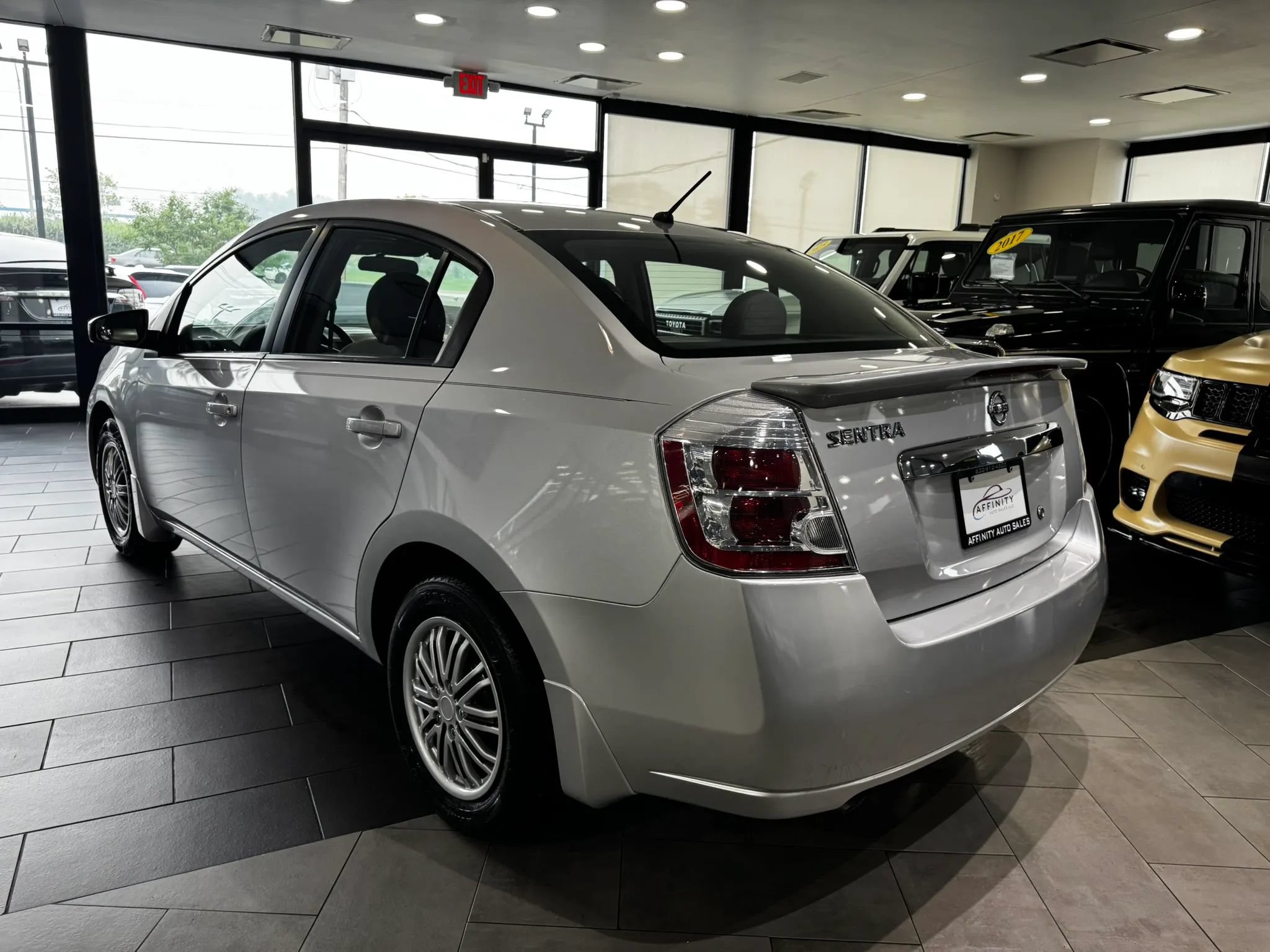 Used 2012 Nissan Sentra 2.0 FWD image 3