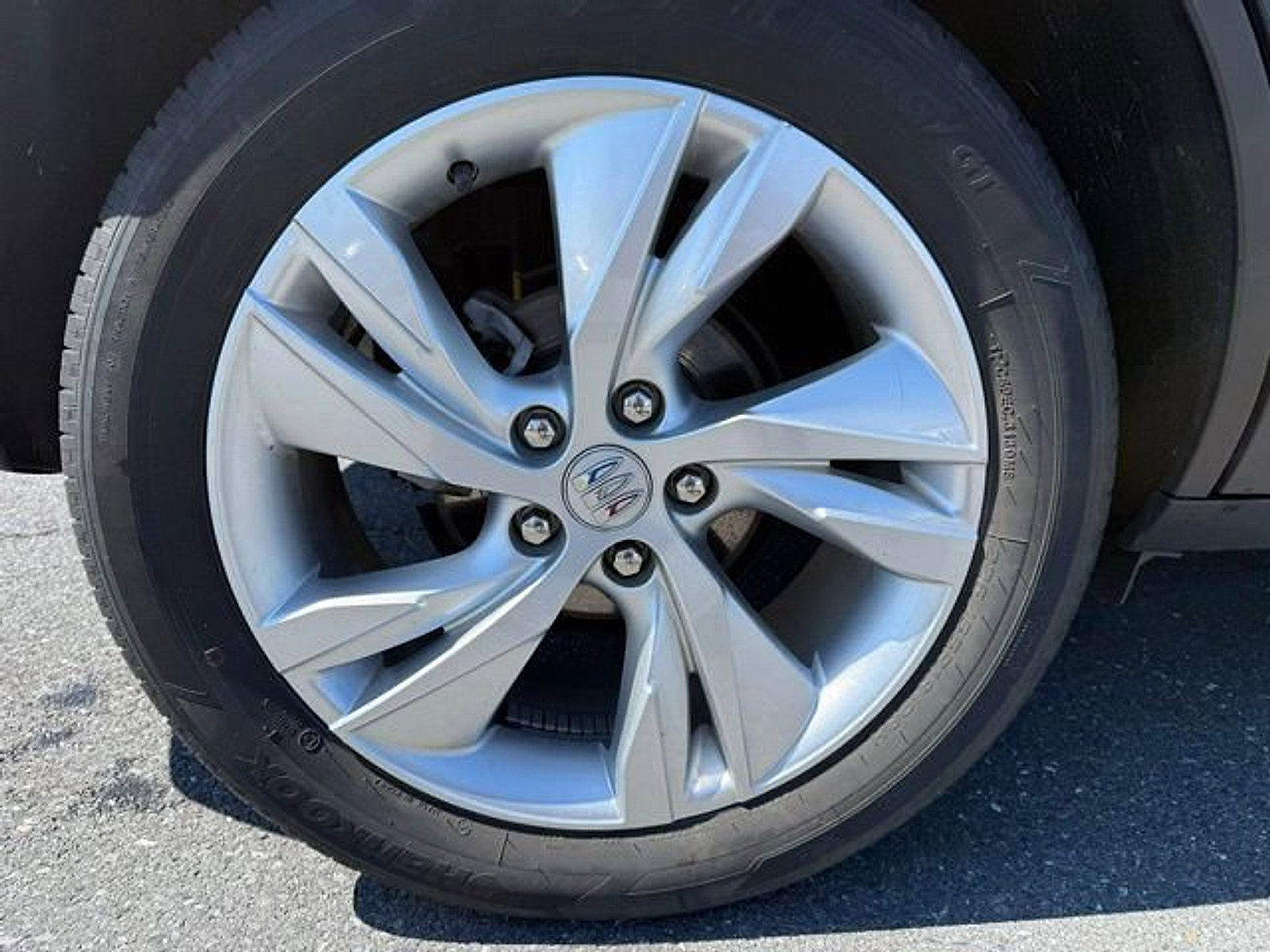 Used 2024 Buick Encore GX Preferred AWD/4WD image 18