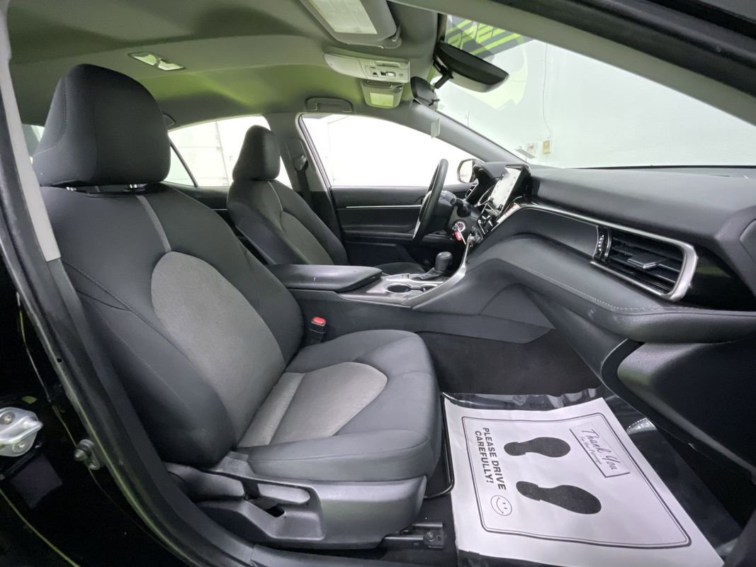 Used 2022 Toyota Camry LE image 27