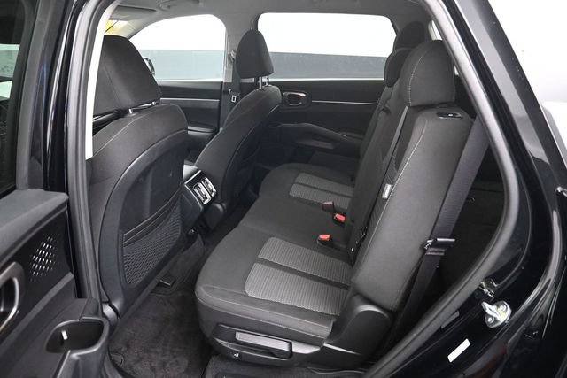 Used 2024 Kia Sorento LX FWD image 10
