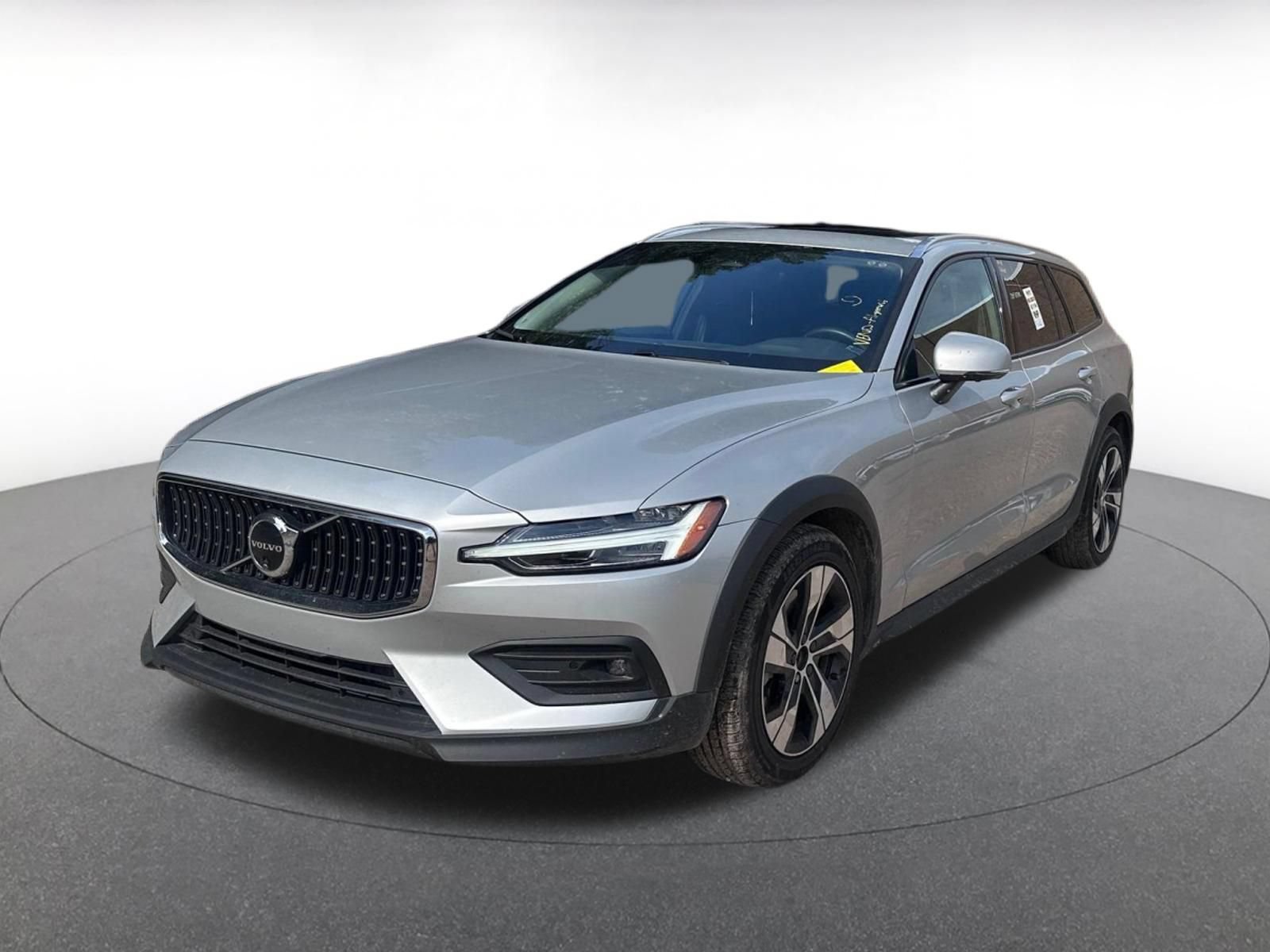Used 2025 Volvo V60 B5 Cross Country Plus AWD/4WD image 8