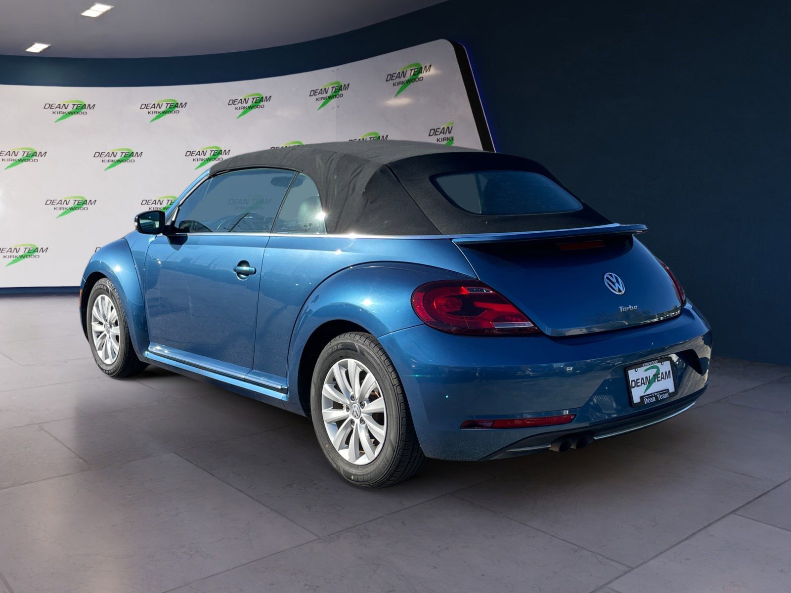 Used 2018 Volkswagen Beetle 2.0T S FWD image 3