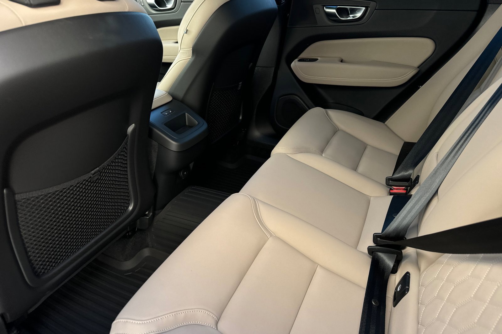 New 2026 Volvo XC60 B5 Plus w/ Climate Package image 11