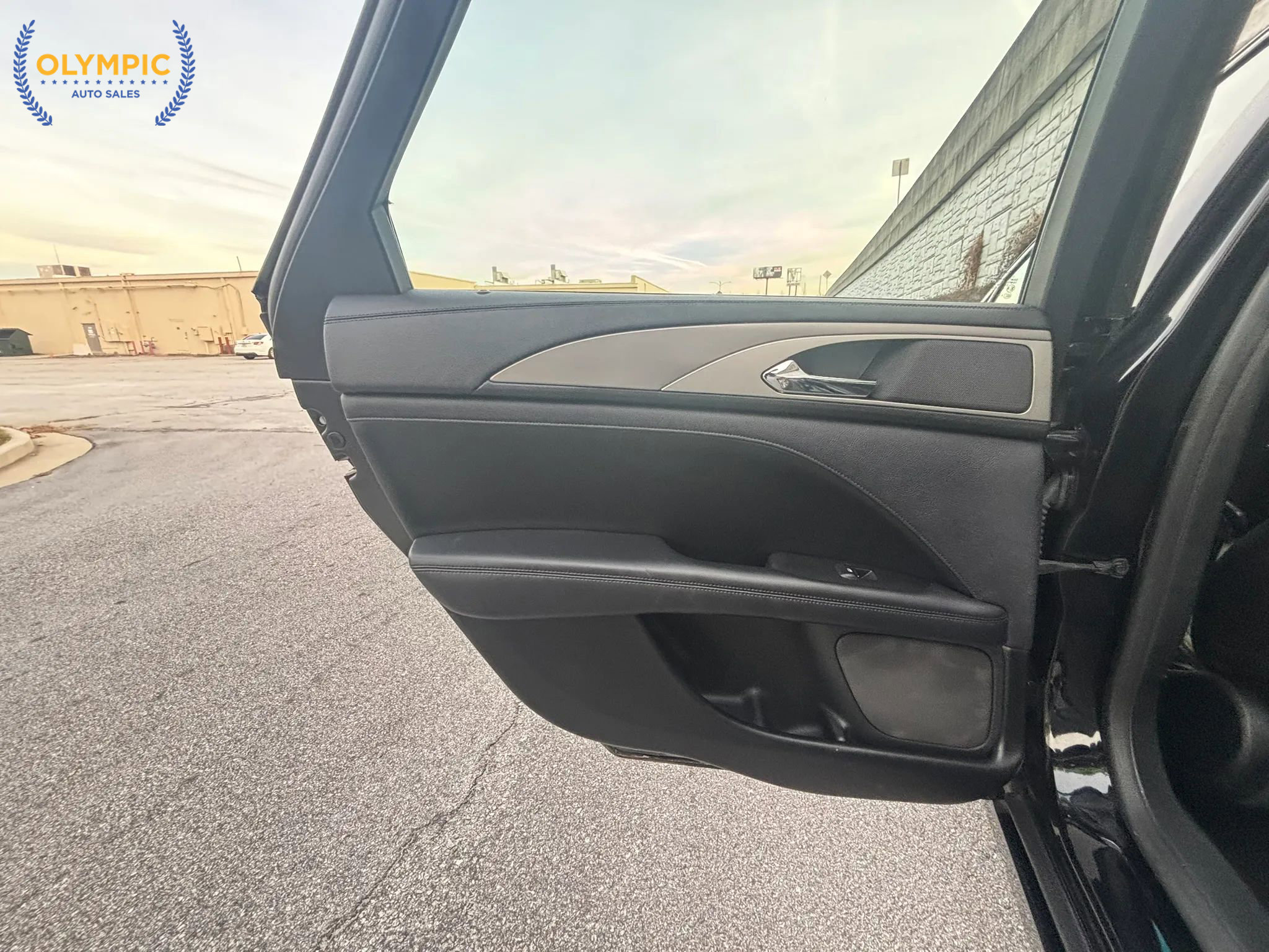 Used 2017 Lincoln MKZ Premiere image 38