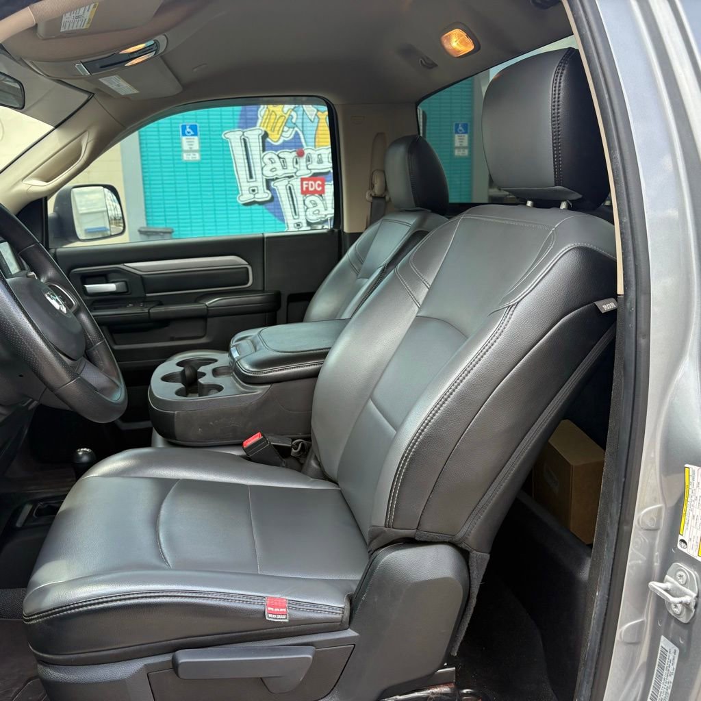 Used 2019 RAM 3500 Tradesman w/ Chrome Appearance Group AWD/4WD image 9