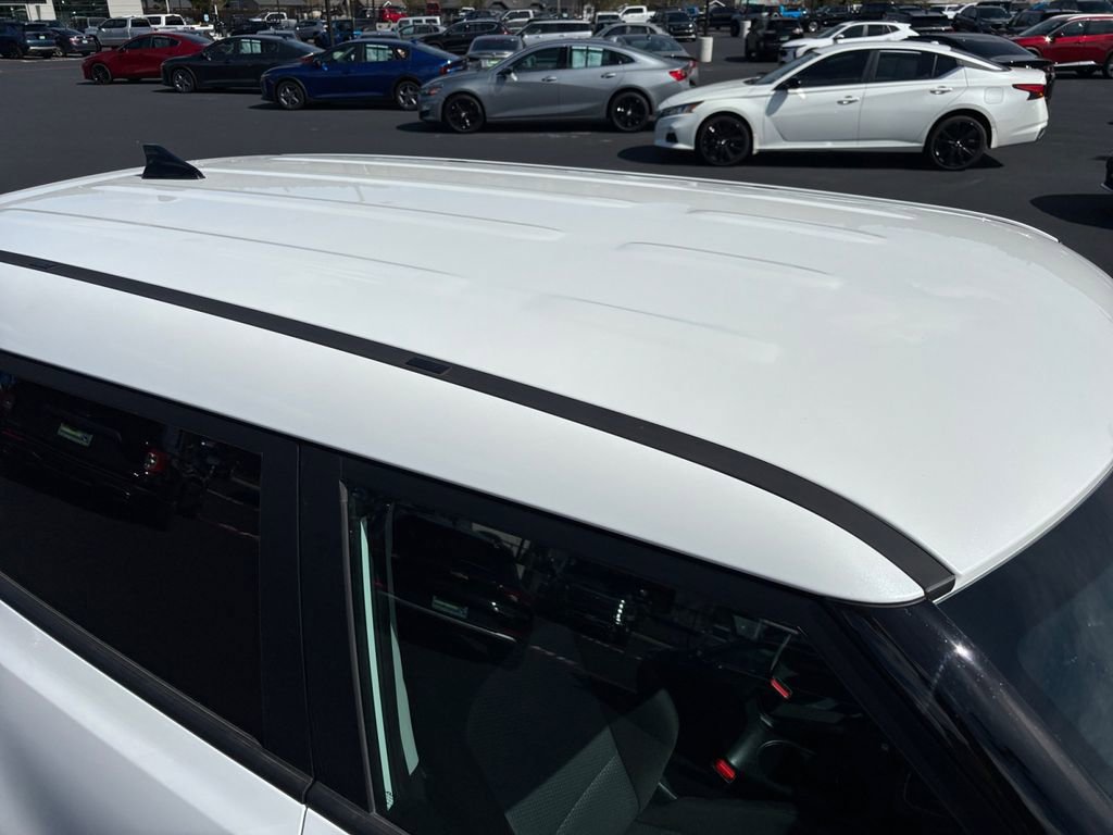 Used 2025 Kia Soul LX FWD image 29