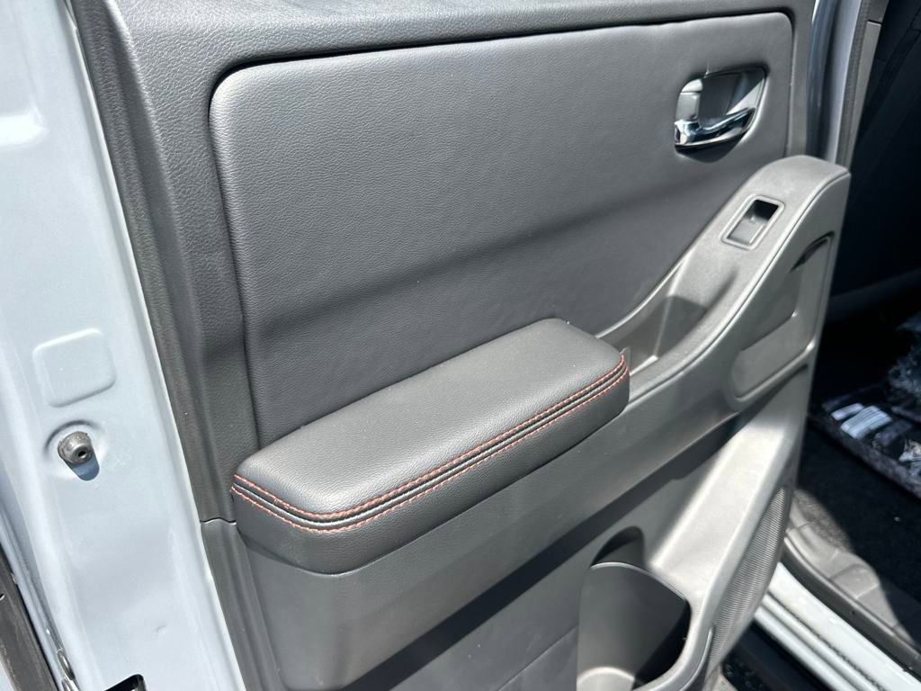 New 2025 Nissan Frontier PRO-4X w/ Tow Package image 26