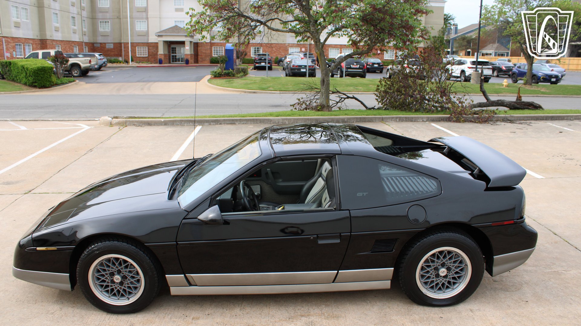 Used 1987 Pontiac Fiero GT RWD image 28