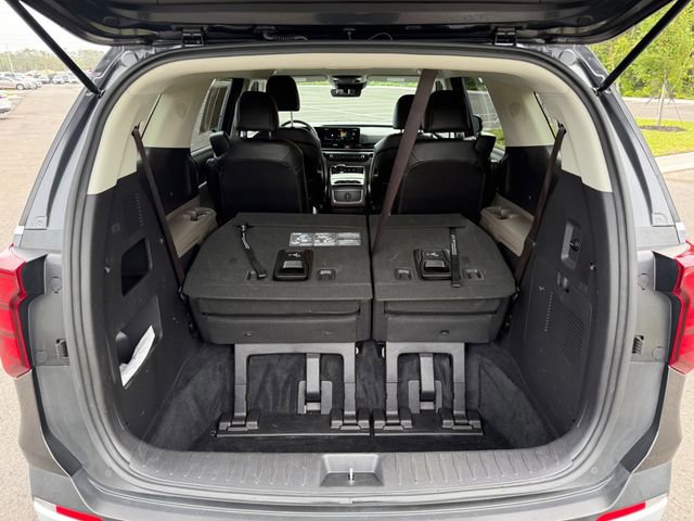 Used 2025 Kia Carnival FWD image 6