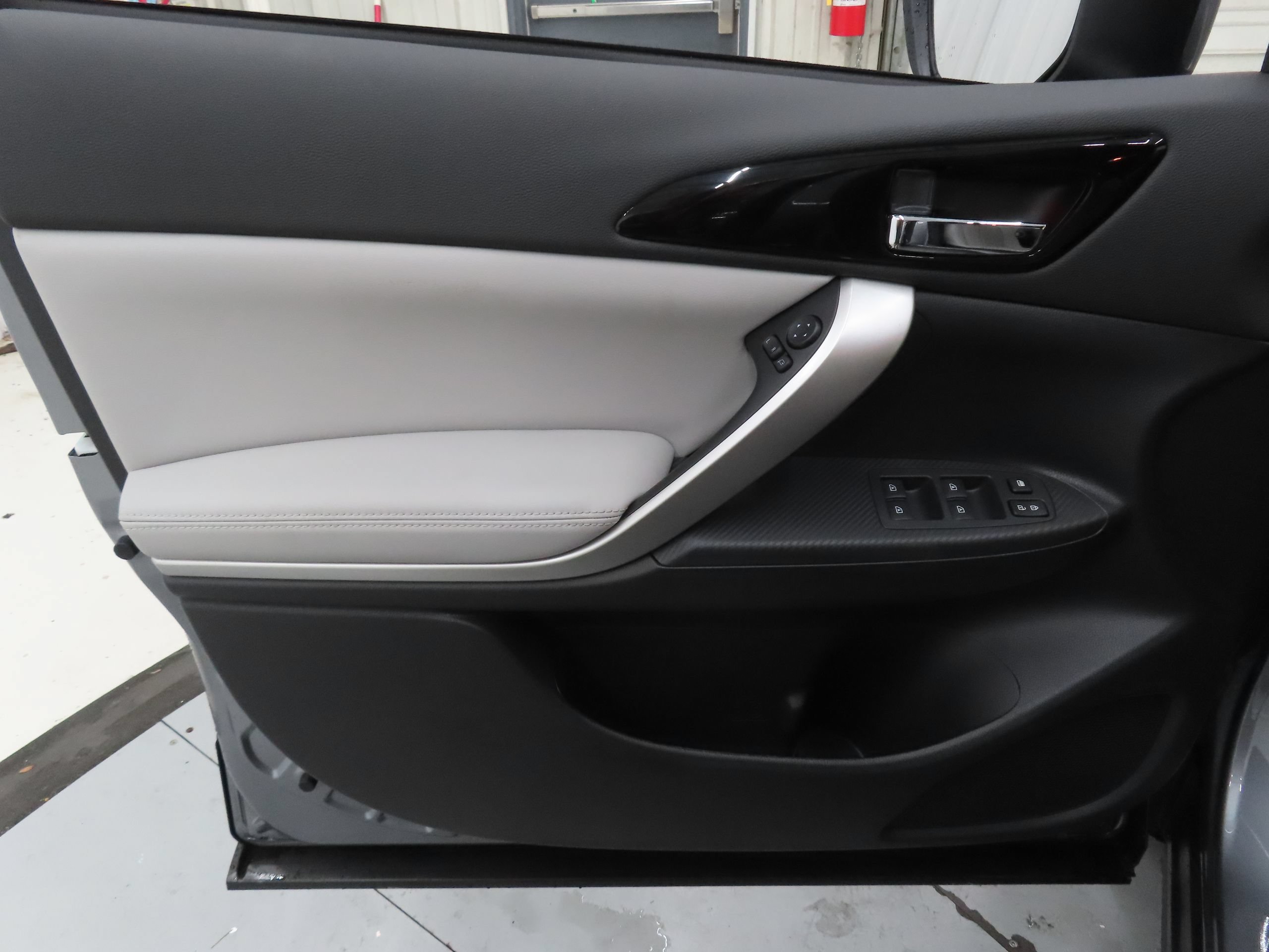 New 2026 Mitsubishi Eclipse Cross SEL AWD/4WD image 10