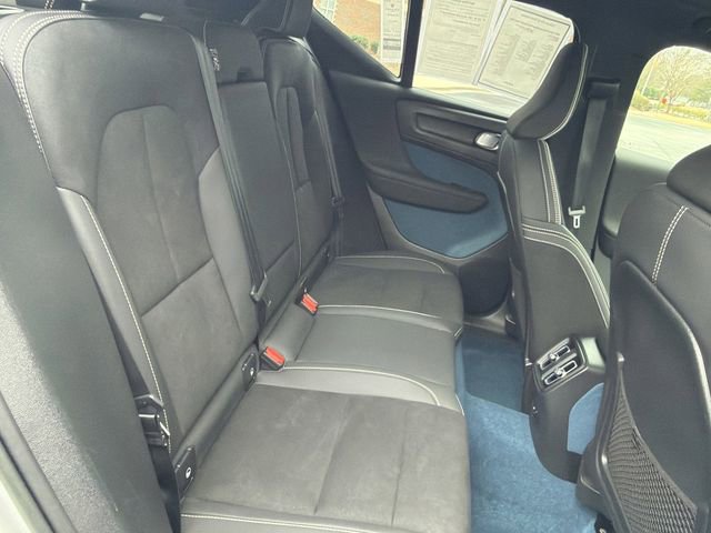 Used 2023 Volvo XC40 Recharge Plus image 17
