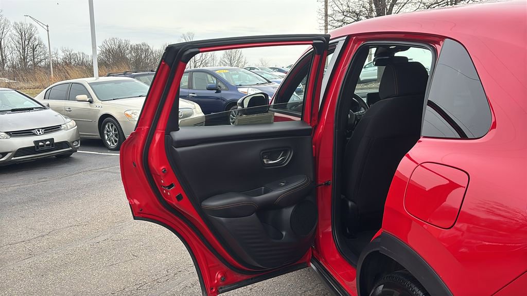 Certified 2025 Honda HR-V Sport image 28