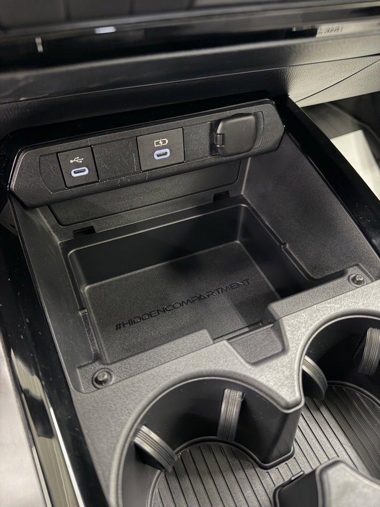 Used 2023 Toyota Prius LE image 18