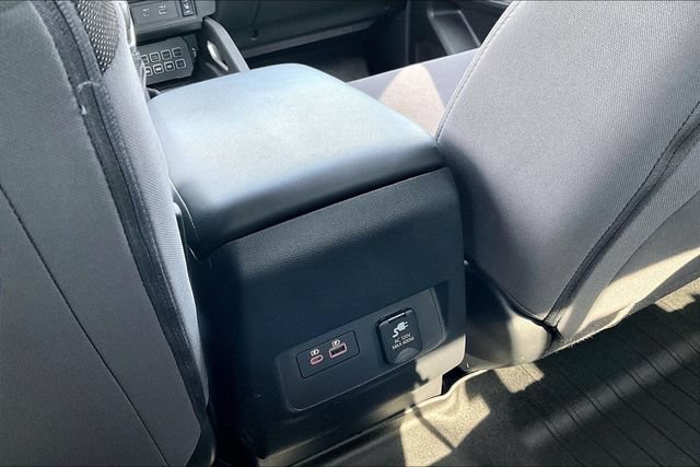 Used 2023 Nissan Frontier SV w/ SV Convenience Package AWD/4WD image 11