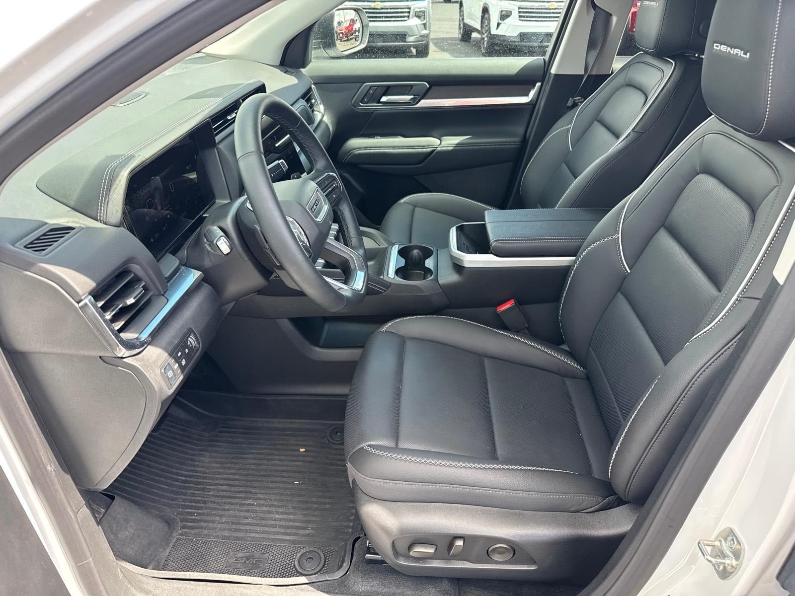 Used 2026 GMC Terrain Denali w/ LPO, Floor Liner Package AWD/4WD image 4