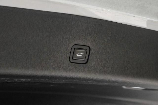 Used 2019 Chevrolet Traverse RS w/ LPO, Floor Liner Package FWD image 61
