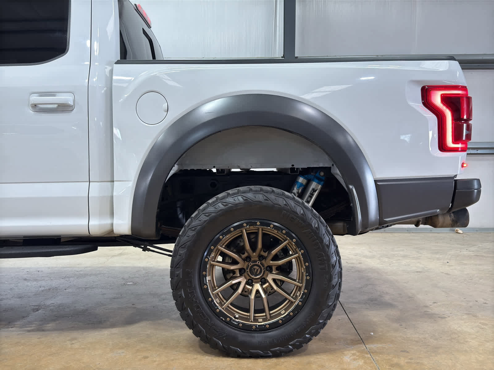 Used 2018 Ford F150 Raptor w/ Equipment Group 802A Luxury image 13