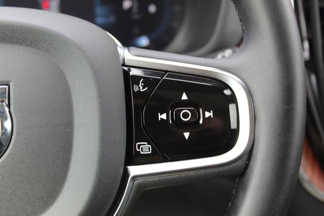 Used 2024 Volvo XC60 B5 Plus image 16