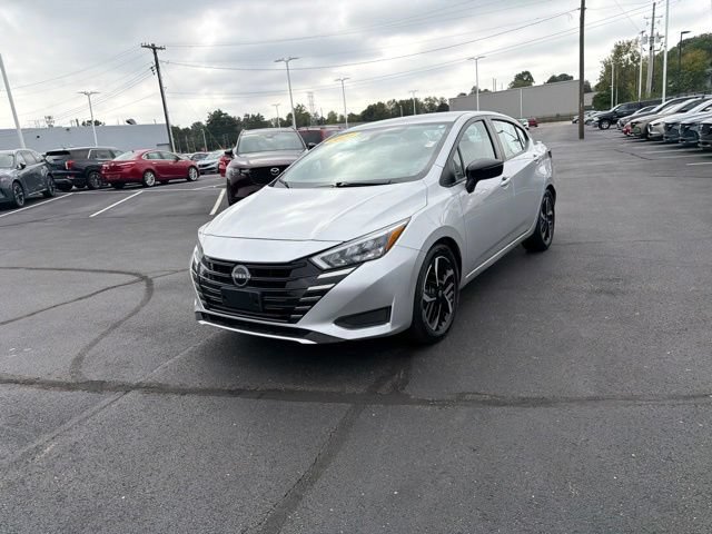 Used 2024 Nissan Versa SR FWD image 19