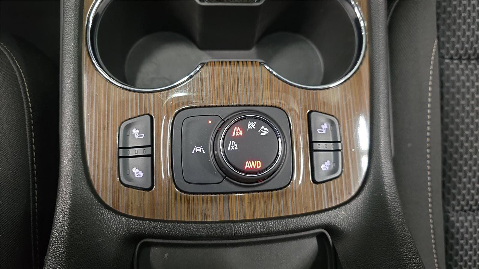 Used 2023 GMC Acadia SLE w/ Driver Convenience Package AWD/4WD image 24